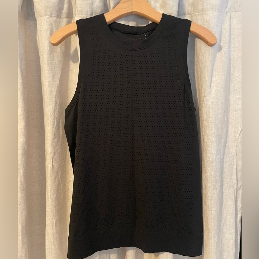 Lululemon Breeze By Black Muscle Tank Top Mesh Size 6